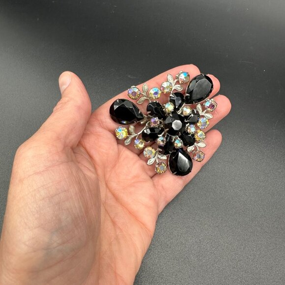 Vintage Brooch Pin Black Aurora Borealis Rhinestones Triangle Statement READ - Picture 11 of 12